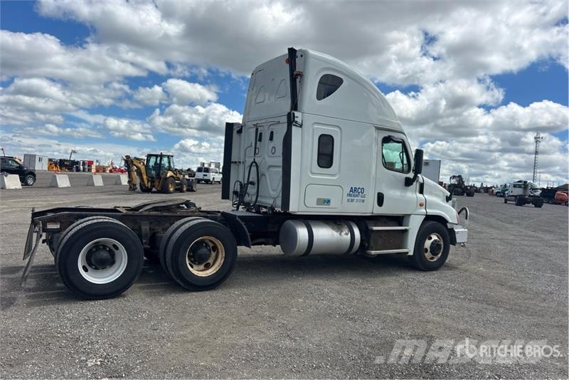 Freightliner Cascadia 125 6x4 T/A Sleeper Truck Tractor Motrici e Trattori Stradali