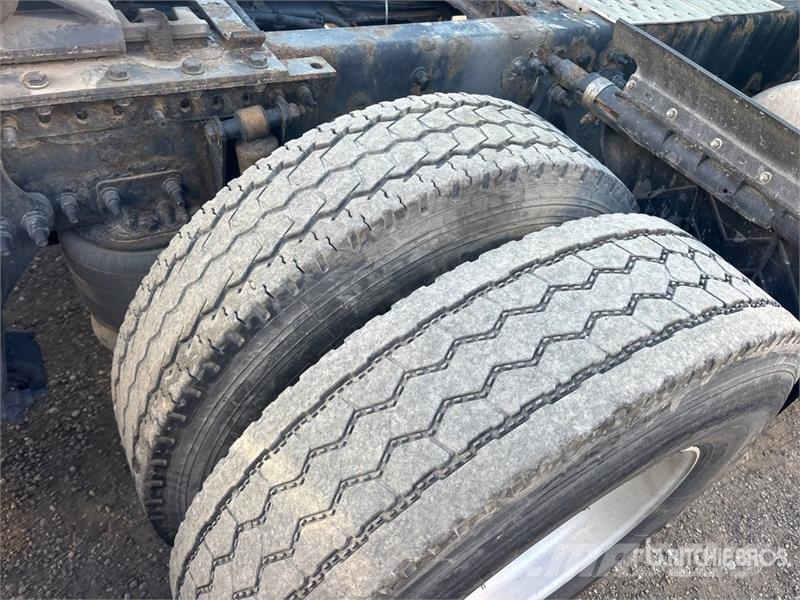 Freightliner Cascadia 126 6x4 T/A Sleeper Truck Tractor Truck Tractor Units
