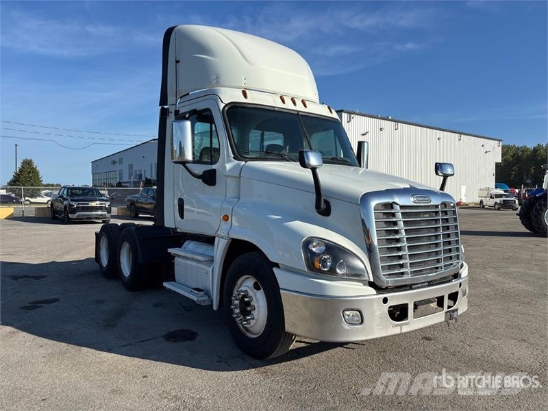 Freightliner Cascadia 125 Vilcēji