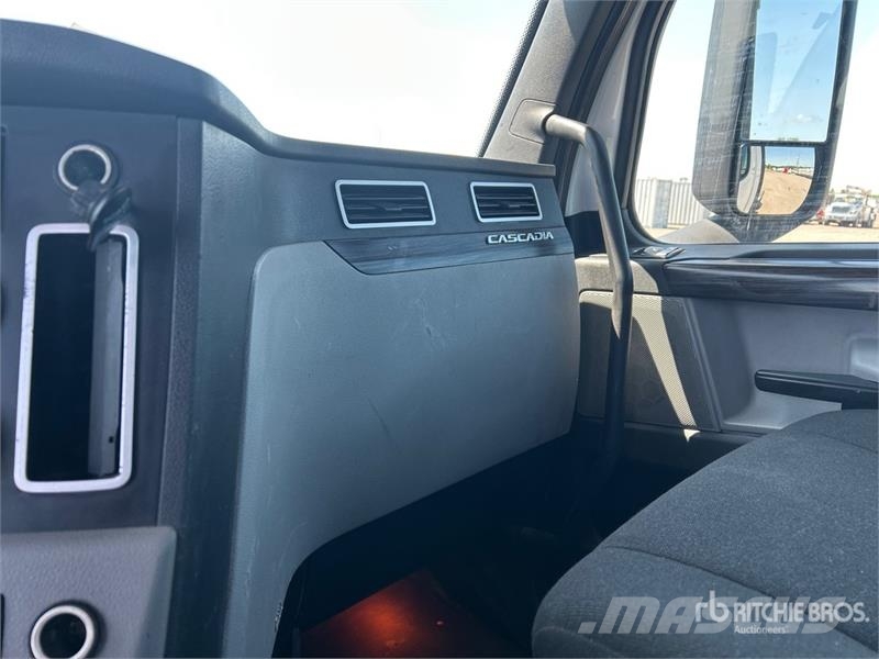 Freightliner Cascadia 126 Tractor Units