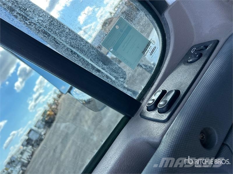 Freightliner Cascadia 125 6x2 T/A Sleeper Truck Tractor وحدات الجر