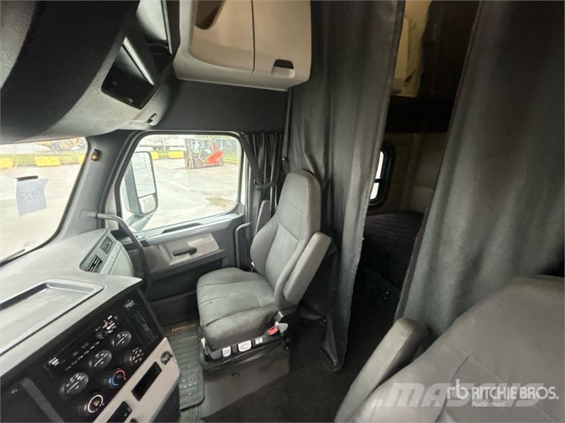Freightliner Cascadia 116 Truck Tractor Units
