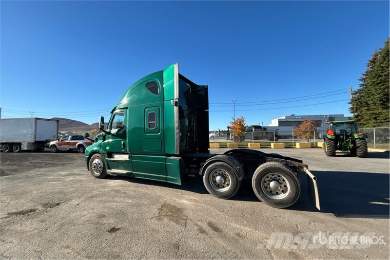 Freightliner Cascadia 126 6x4 T/A Sleeper Truck Tractor Sattelzugmaschinen