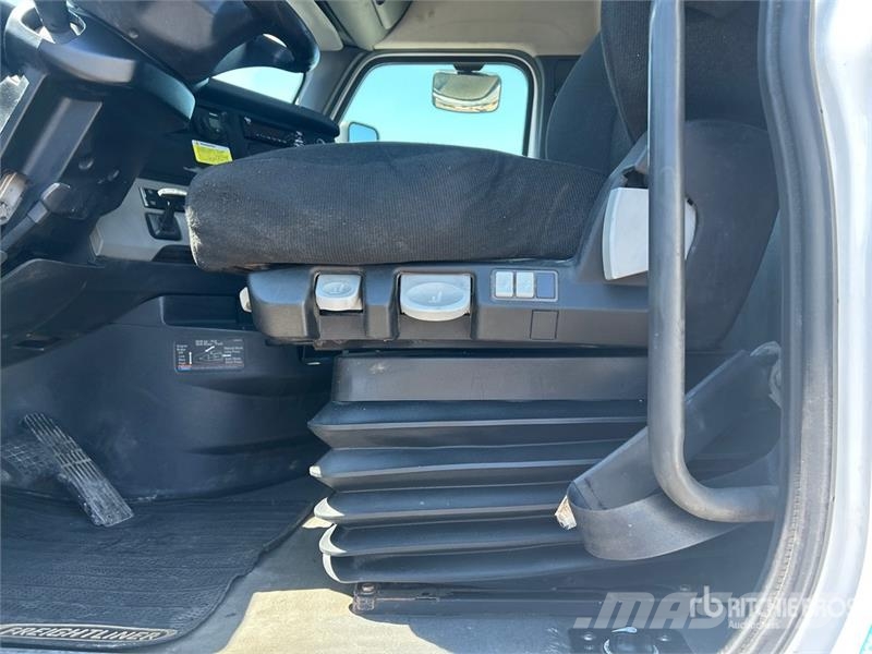 Freightliner Cascadia 126 Tractor Units