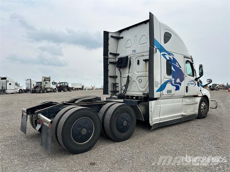 Freightliner Cascadia 126 Naudoti vilkikai