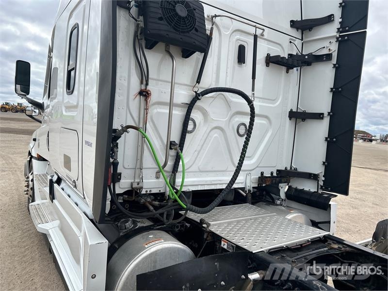 Freightliner Cascadia 126 وحدات الجر