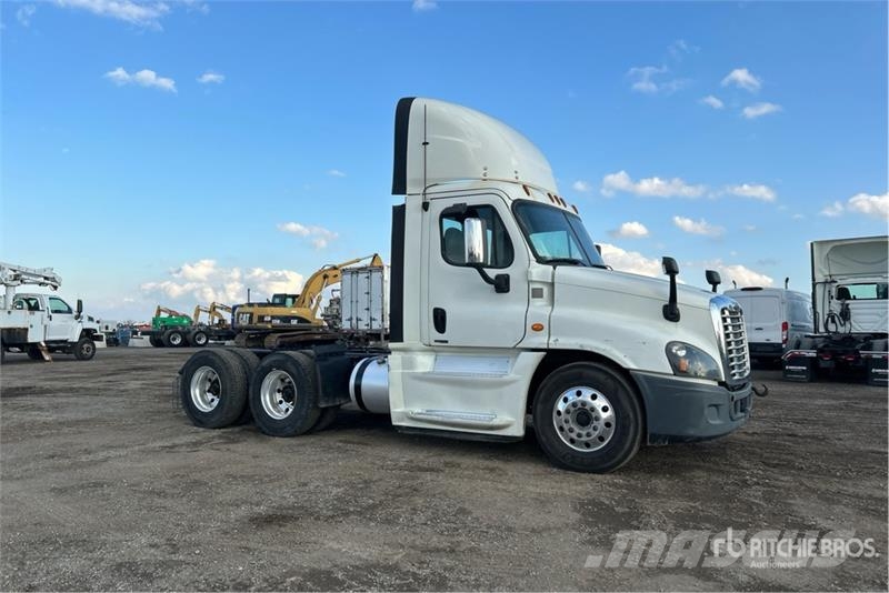 Freightliner Cascadia 125 Тягачі