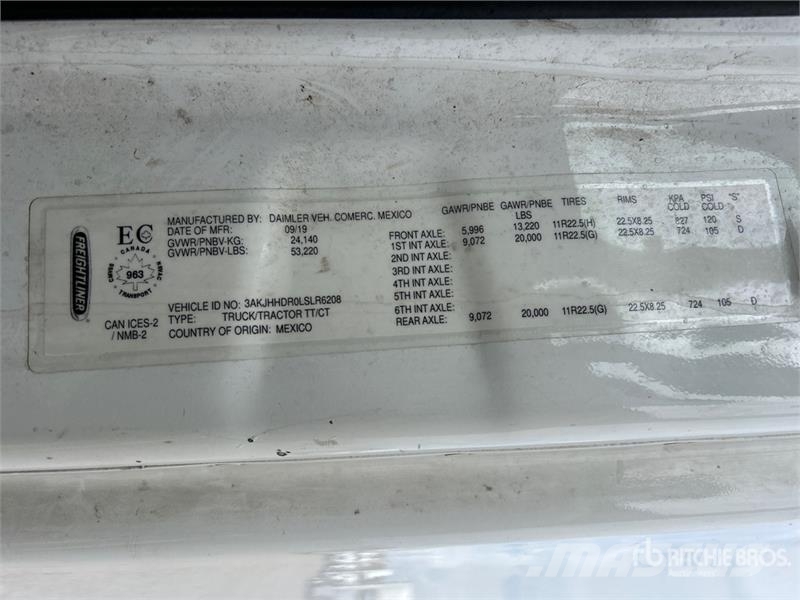 Freightliner Cascadia 126 6x4 T/A Sleeper Truck Tractor Tractor Units