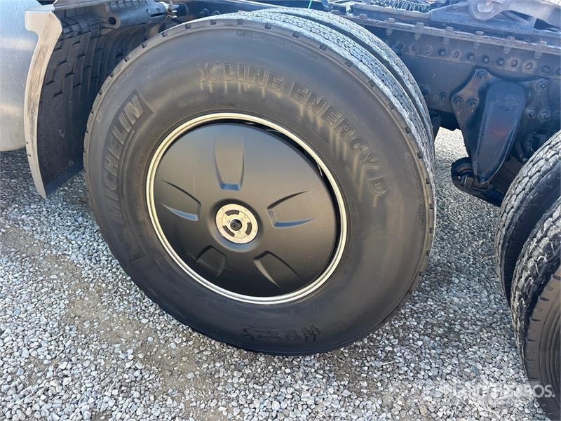Freightliner Cascadia 126 Trekkers