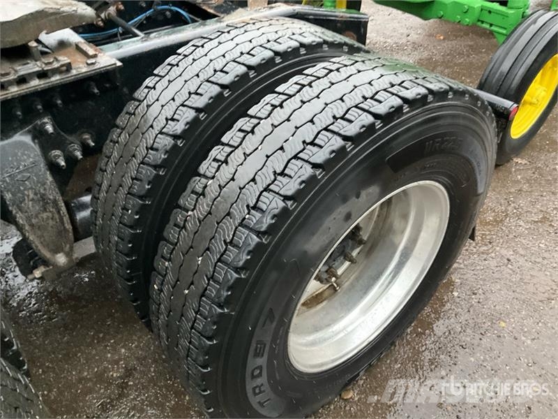Freightliner Cascadia 126 Truck Tractor Units