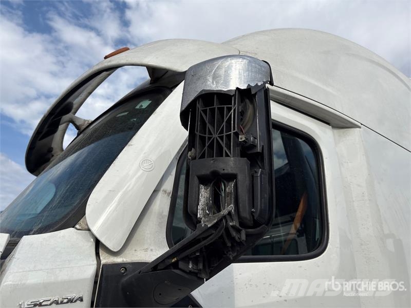 Freightliner Cascadia 126 6x4 T/A Sleeper Truck Tractor Sattelzugmaschinen