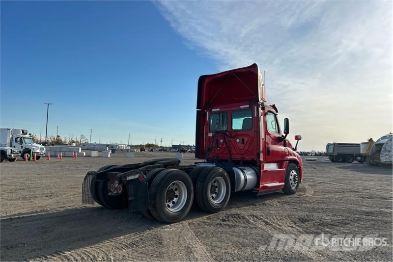 Freightliner Cascadia 125 Седельные тягачи