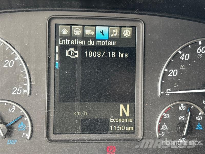 Freightliner Cascadia 126 6x4 T/A Sleeper Truck Tractor Truck Tractor Units