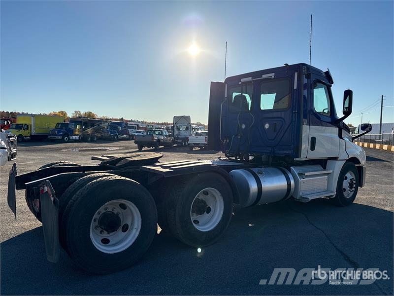 Freightliner Cascadia 126 Sadulveokid