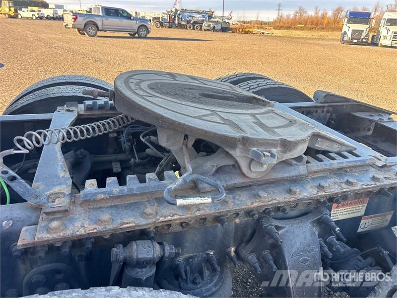 Freightliner Cascadia 126 وحدات الجر