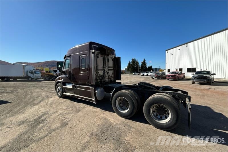 Freightliner Cascadia 113 Тягачі