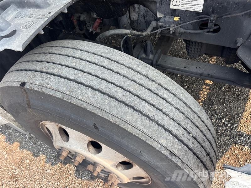 Freightliner Cascadia 126 Naudoti vilkikai