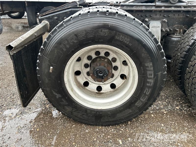 Freightliner Cascadia 126 Truck Tractor Units