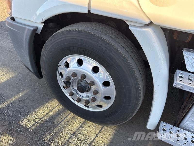 Freightliner Cascadia 113 وحدات الجر