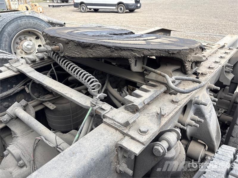 Freightliner Cascadia 126 6x4 T/A Sleeper Truck Tractor Sattelzugmaschinen