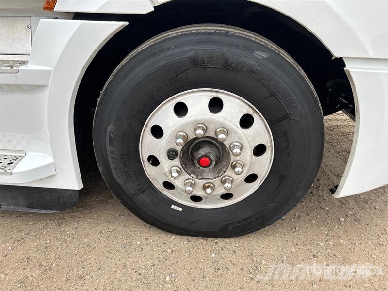 Freightliner Cascadia 126 وحدات الجر