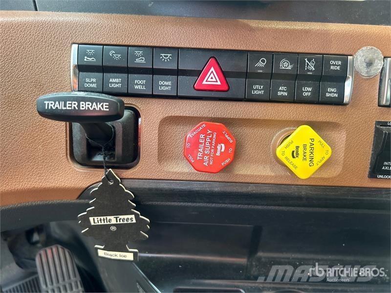 Freightliner Cascadia 126 Naudoti vilkikai