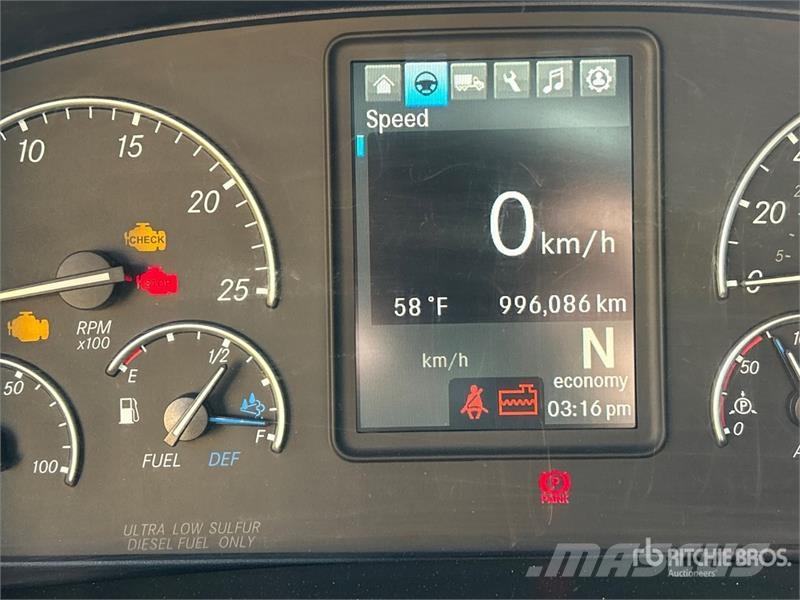 Freightliner Cascadia 126 6x4 T/A Sleeper Truck Tractor Tractor Units
