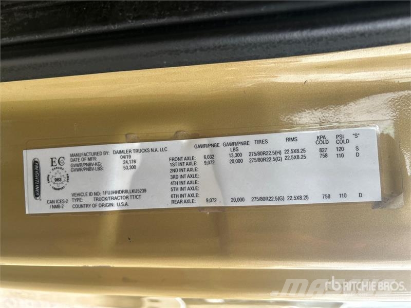 Freightliner Cascadia 126 6x4 T/A Sleeper Truck Tractor 牵引车
