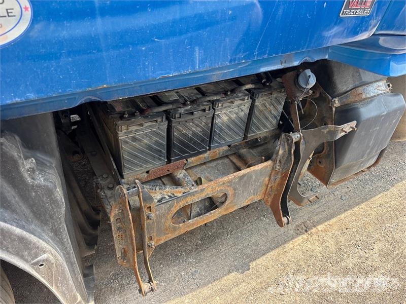 Freightliner Cascadia 126 6x4 T/A Sleeper Truck Tractor (Inoper Autotractoare
