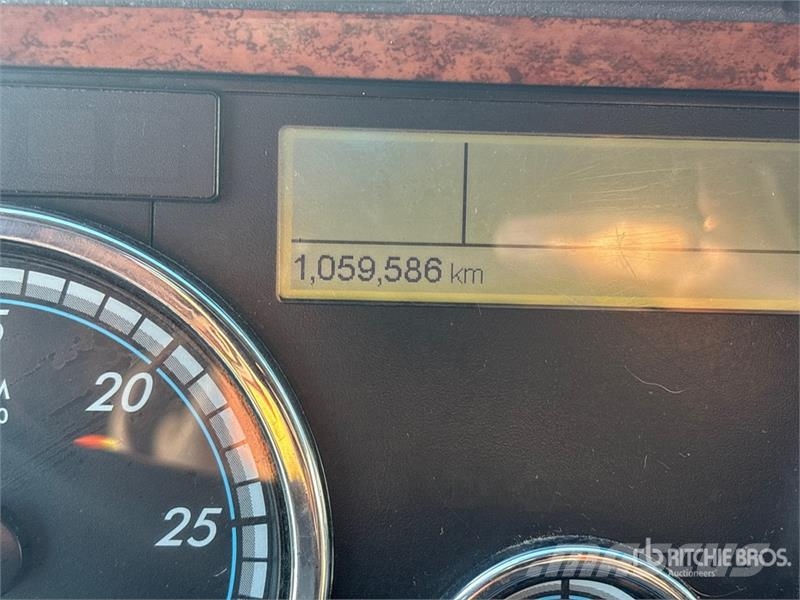 Freightliner Cascadia 113 Vetopöytäautot