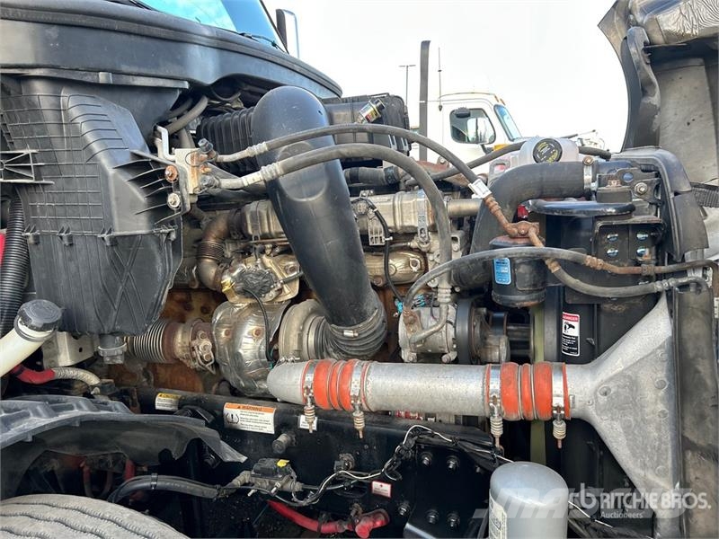 Freightliner Cascadia 126 6x4 T/A Sleeper Truck Tractor Trekkers