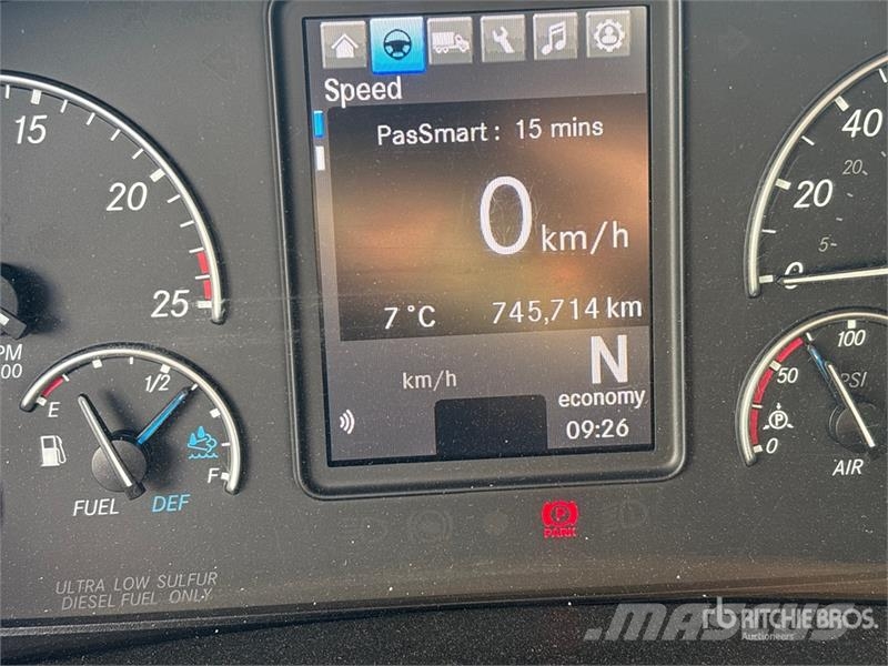Freightliner Cascadia 126 وحدات الجر