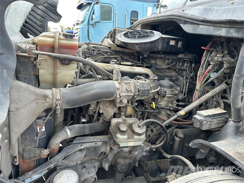 Freightliner Cascadia 125 6x4 T/A Sleeper Truck Tractor Motrici e Trattori Stradali