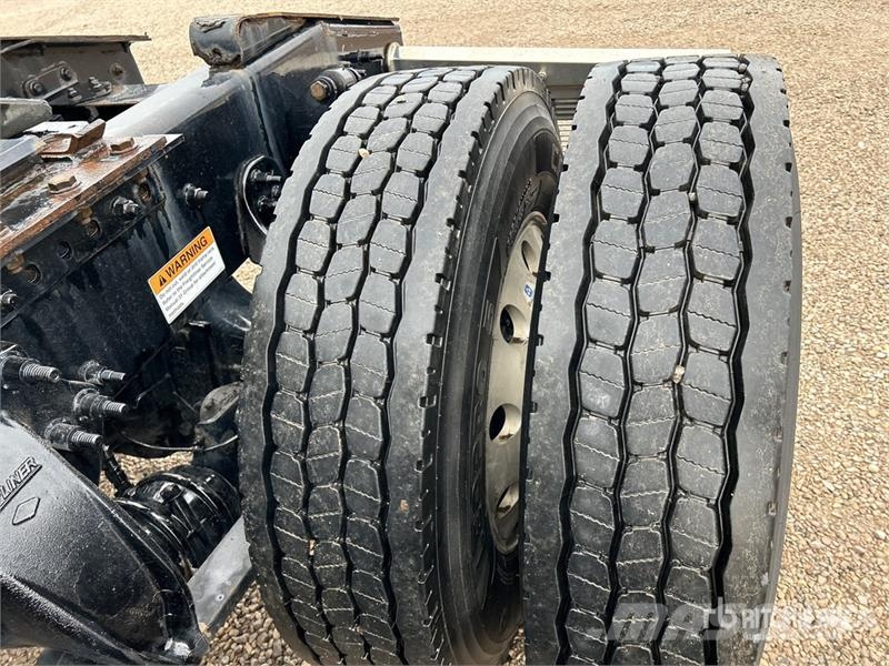 Freightliner Cascadia 126 وحدات الجر