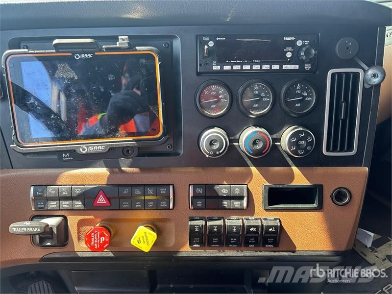 Freightliner Cascadia 126 Naudoti vilkikai