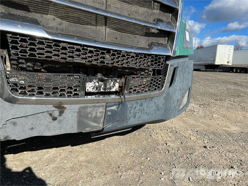 Freightliner Cascadia 126 6x4 T/A Sleeper Truck Tractor Nyergesvontatók