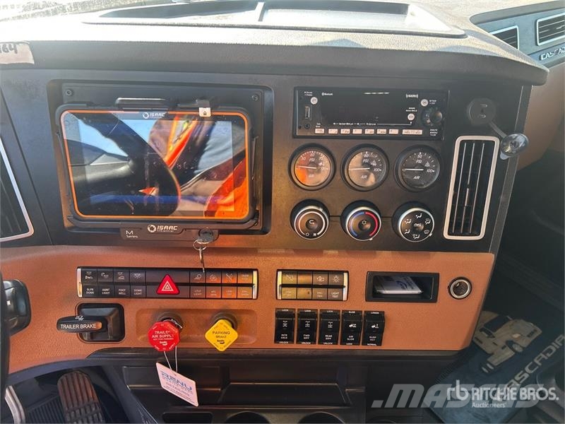 Freightliner Cascadia 126 Trekkers