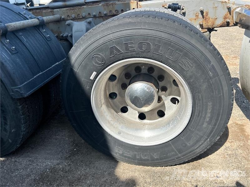 Freightliner Cascadia 125 6x4 T/A Sleeper Truck Tractor Tegljači