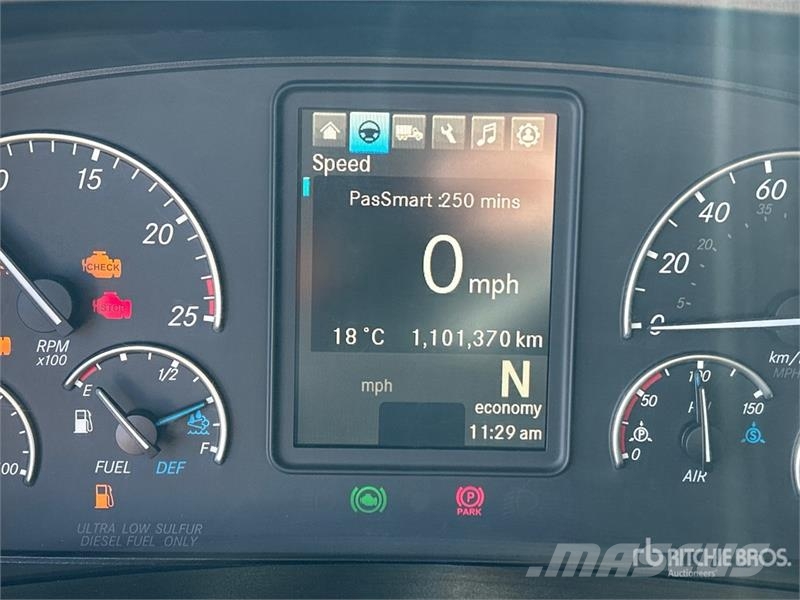 Freightliner Cascadia 126 6x4 T/A Sleeper Truck Tractor وحدات الجر