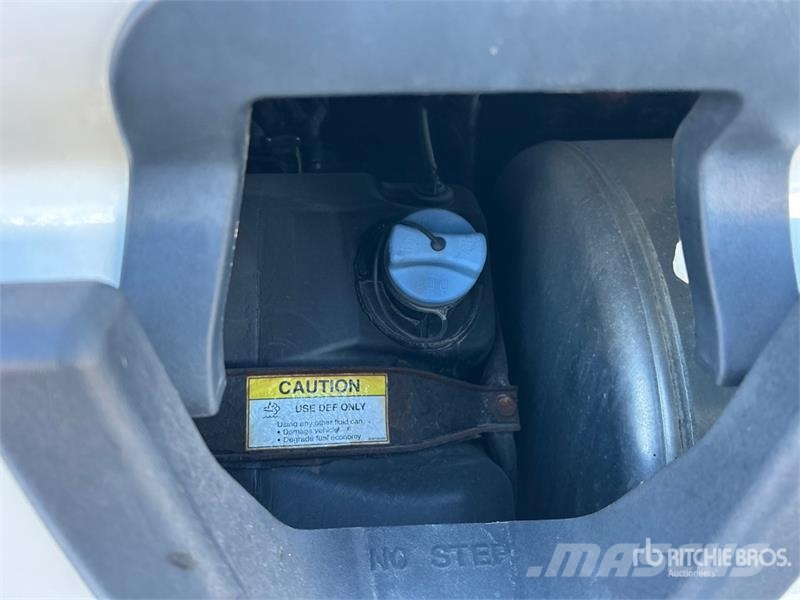 Freightliner Cascadia 126 6x4 T/A Sleeper Truck Tractor Sattelzugmaschinen