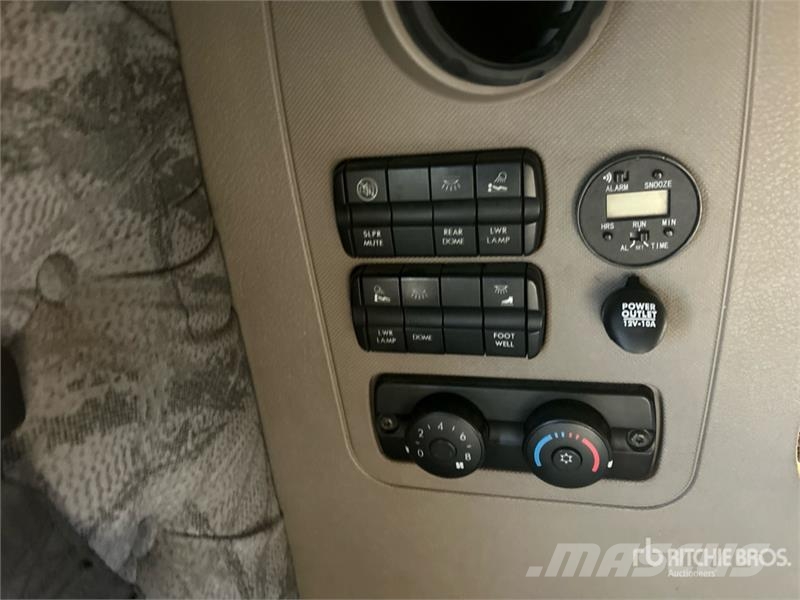 Freightliner Cascadia 125 6x4 T/A Sleeper Truck Tractor Sattelzugmaschinen