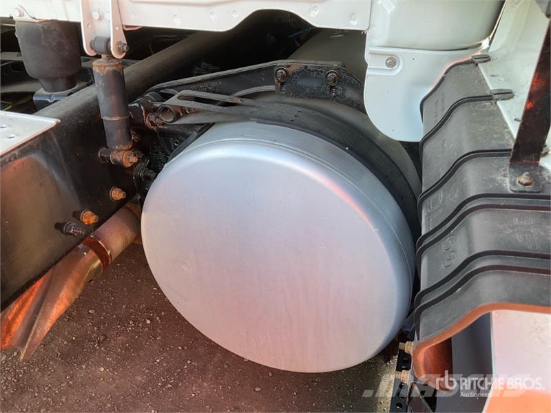 Freightliner Cascadia 126 6x4 T/A Sleeper Truck Tractor وحدات الجر