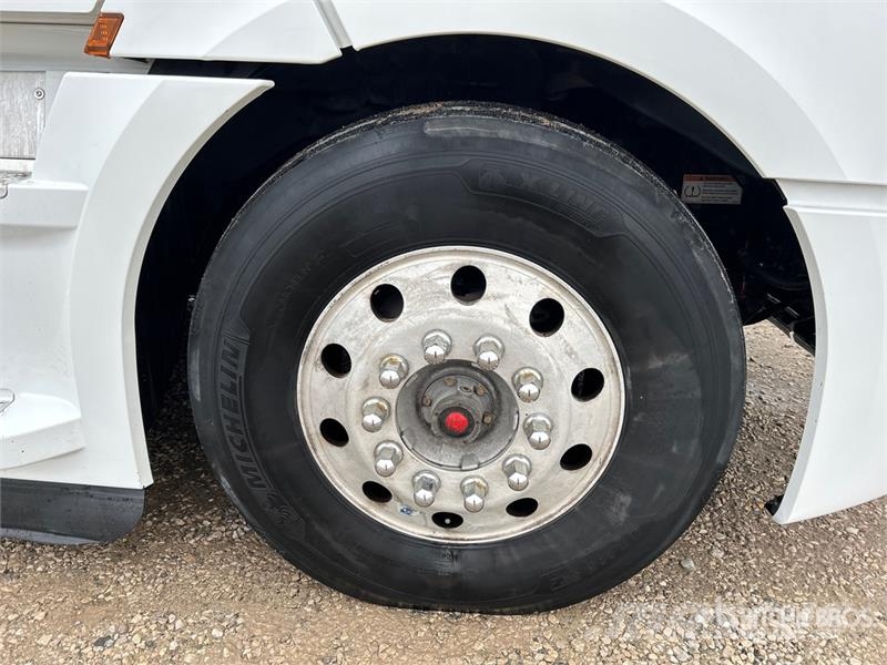 Freightliner Cascadia 126 وحدات الجر