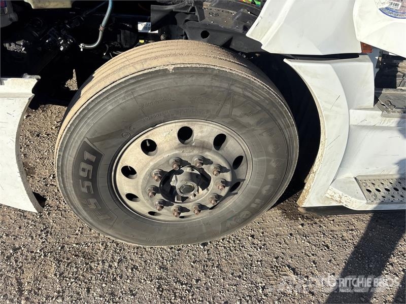 Freightliner Cascadia 126 6x4 T/A Sleeper Truck Tractor Влекачи