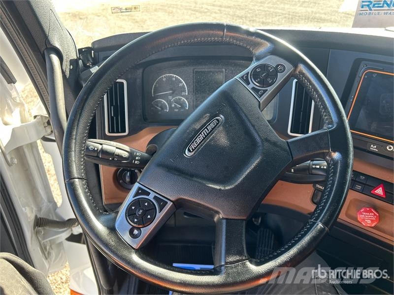 Freightliner Cascadia 126 Trekkers