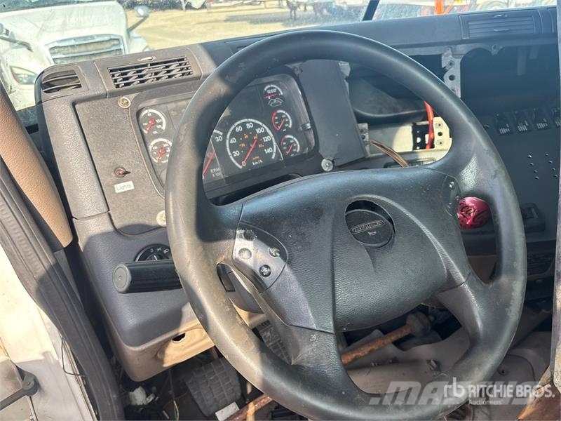 Freightliner Cascadia 125 Vetopöytäautot