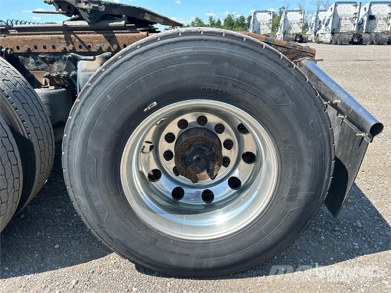 Freightliner Cascadia 126 Tractor Units