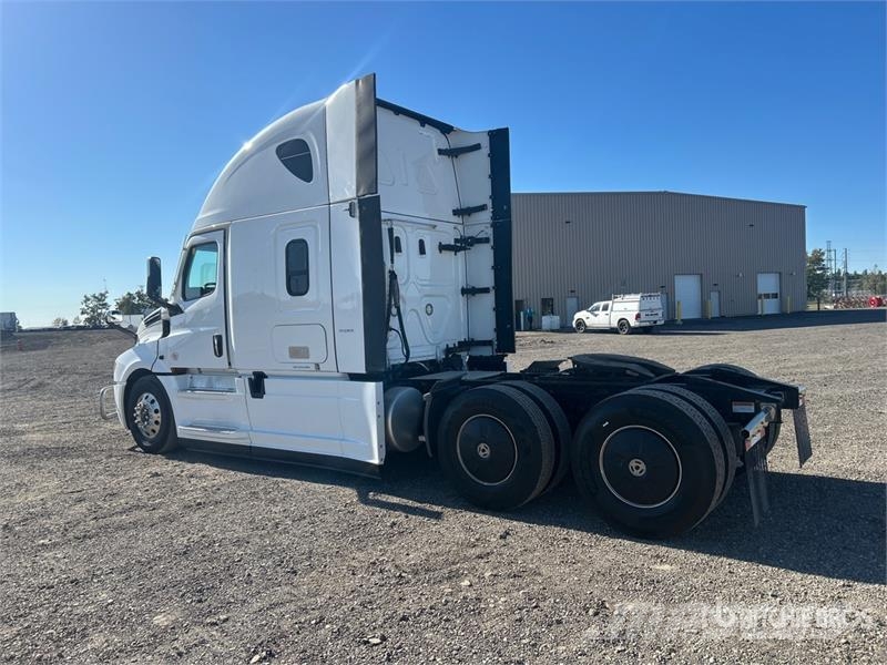 Freightliner Cascadia 126 Trekkers