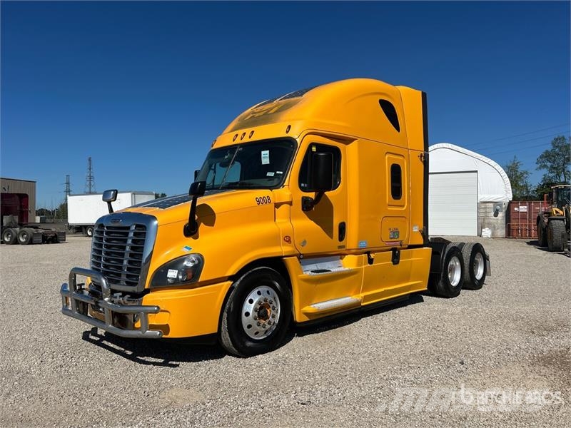 Freightliner Cascadia 125 6x4 T/A Sleeper Truck Tractor Dragbilar