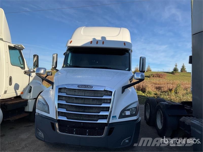 Freightliner Cascadia 126 6x4 T/A Sleeper Truck Tractor Motrici e Trattori Stradali